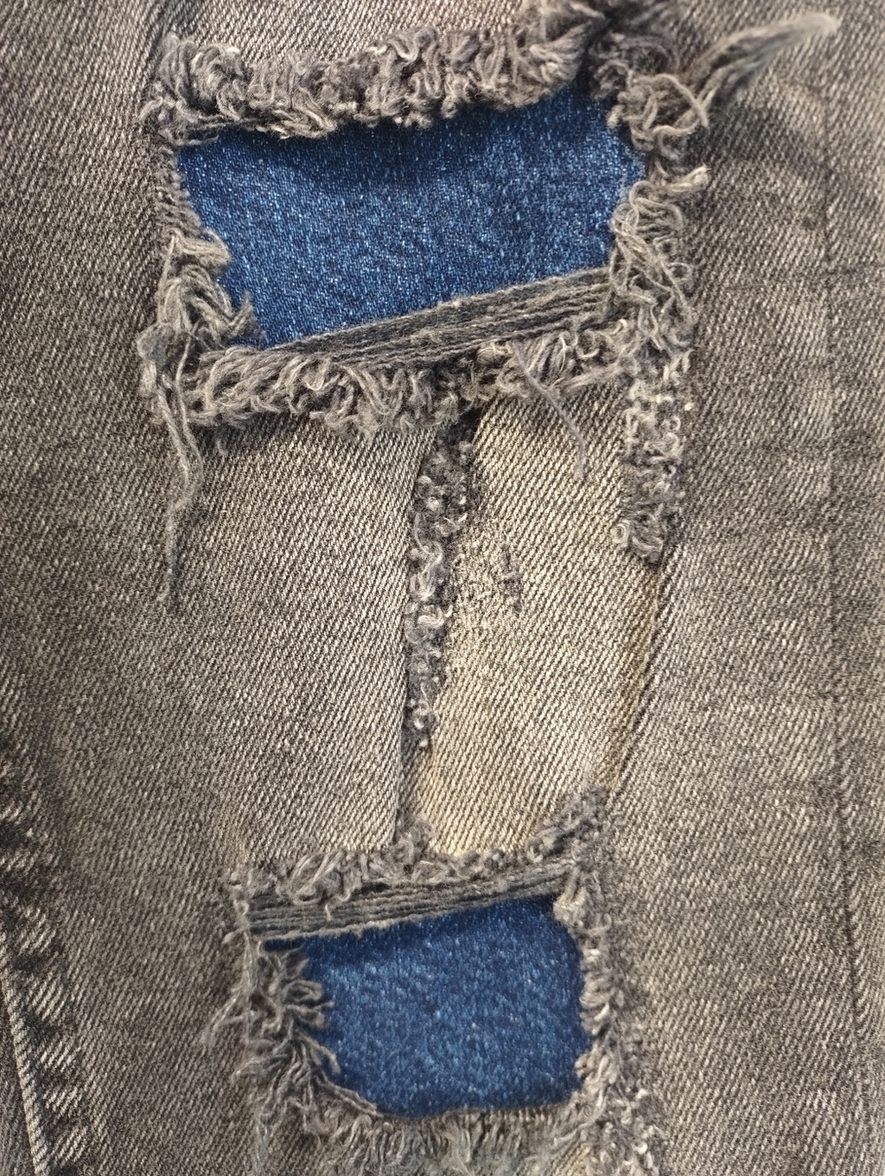 Zara Man Carrot Fit Black Ripped Jeans Men's 32 Distressed Removable Chain NWT - Picture 6 of 11